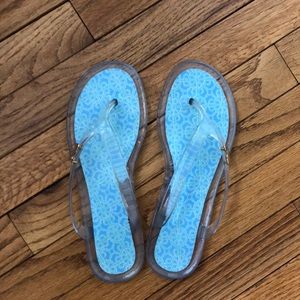 Vineyard vines flip flops